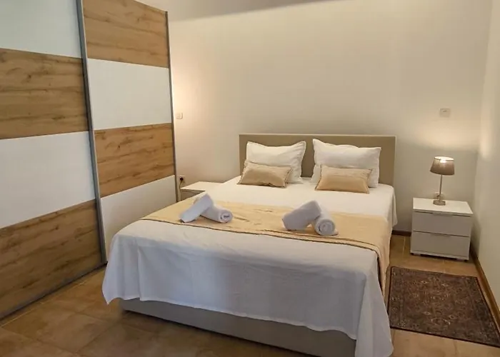 Villa V&d Milna (Brac)