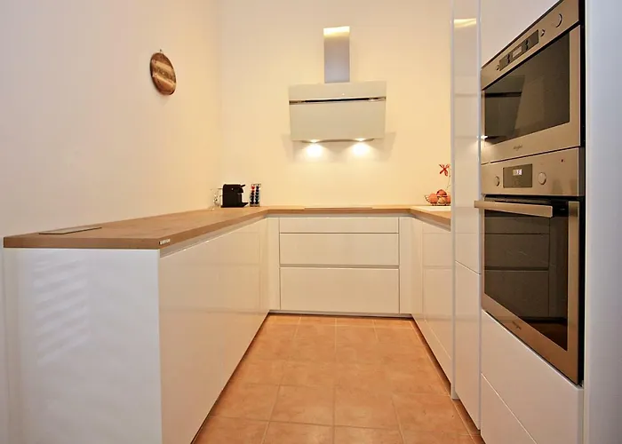 Villa V&d Milna (Brac)